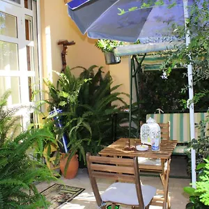 il-giardino-di-laura-private-rooms-mondello.sicilyhotelsitaly.net/